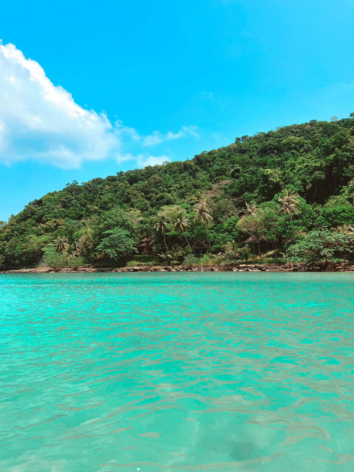 Remote coastline near the Manu'a Islands, National Park of American Samoa